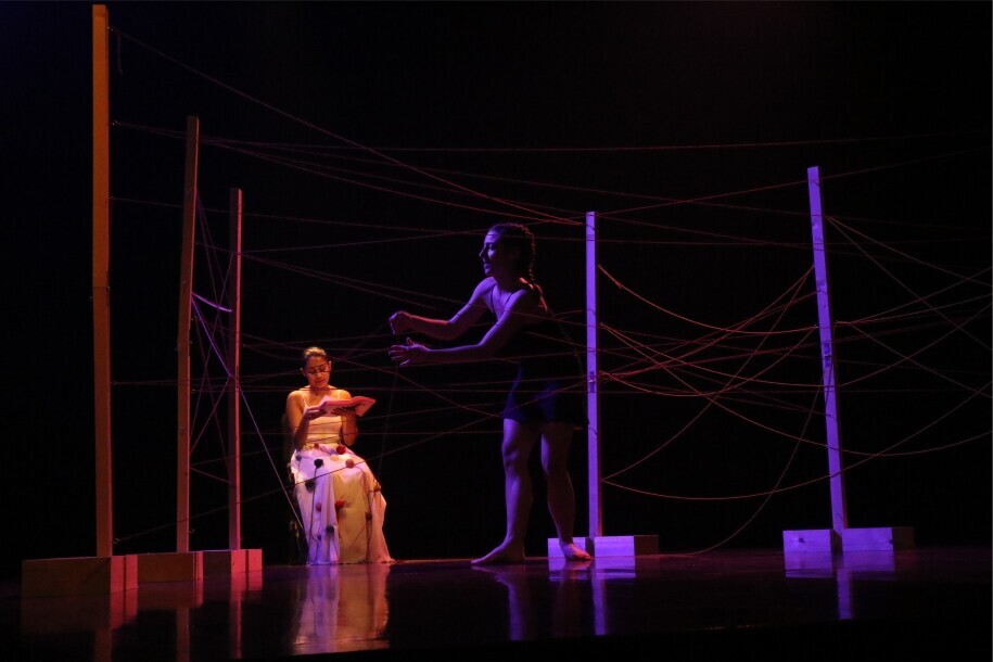 Duas atrizes mortaguenses dão voz e corpo  a heterónimos e poemas de Fernando Pessoa