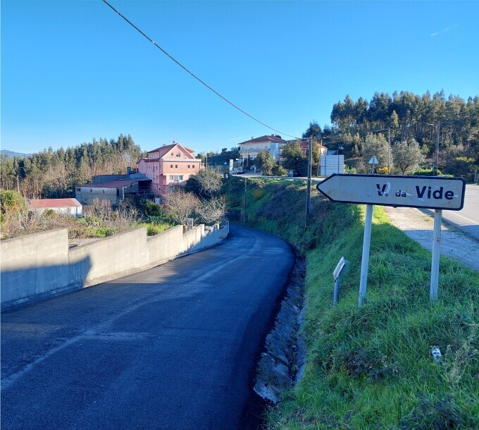 Pavimentação de arruamentos na freguesia de Espinho