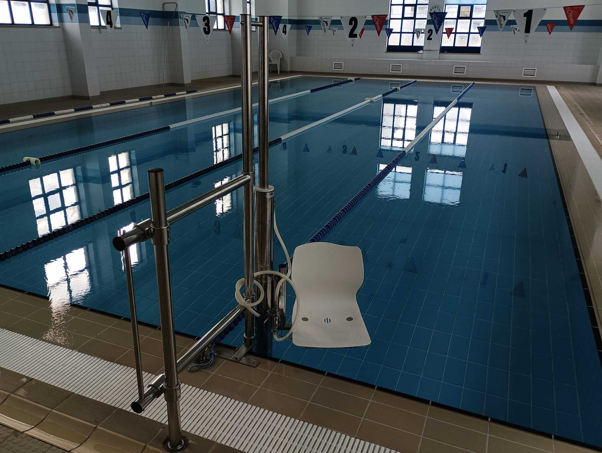    Piscinas Municipais com equipamento  para pessoas com mobilidade reduzida