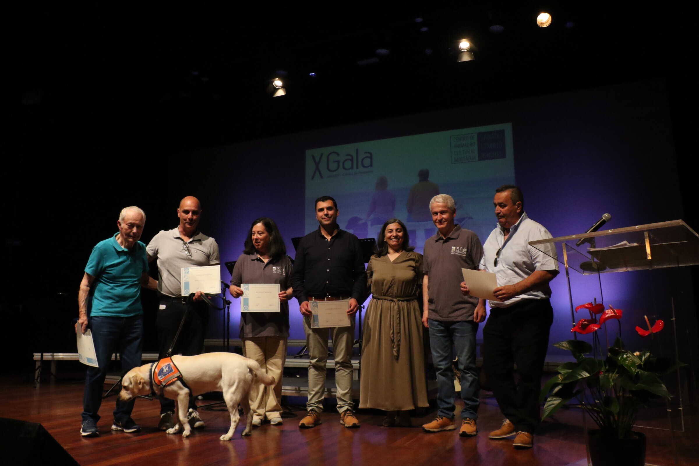 X Gala ABAADV | Caldas de Penacova marcada pela entrega de diplomas às Duplas Cego/Cão-Guia  form...