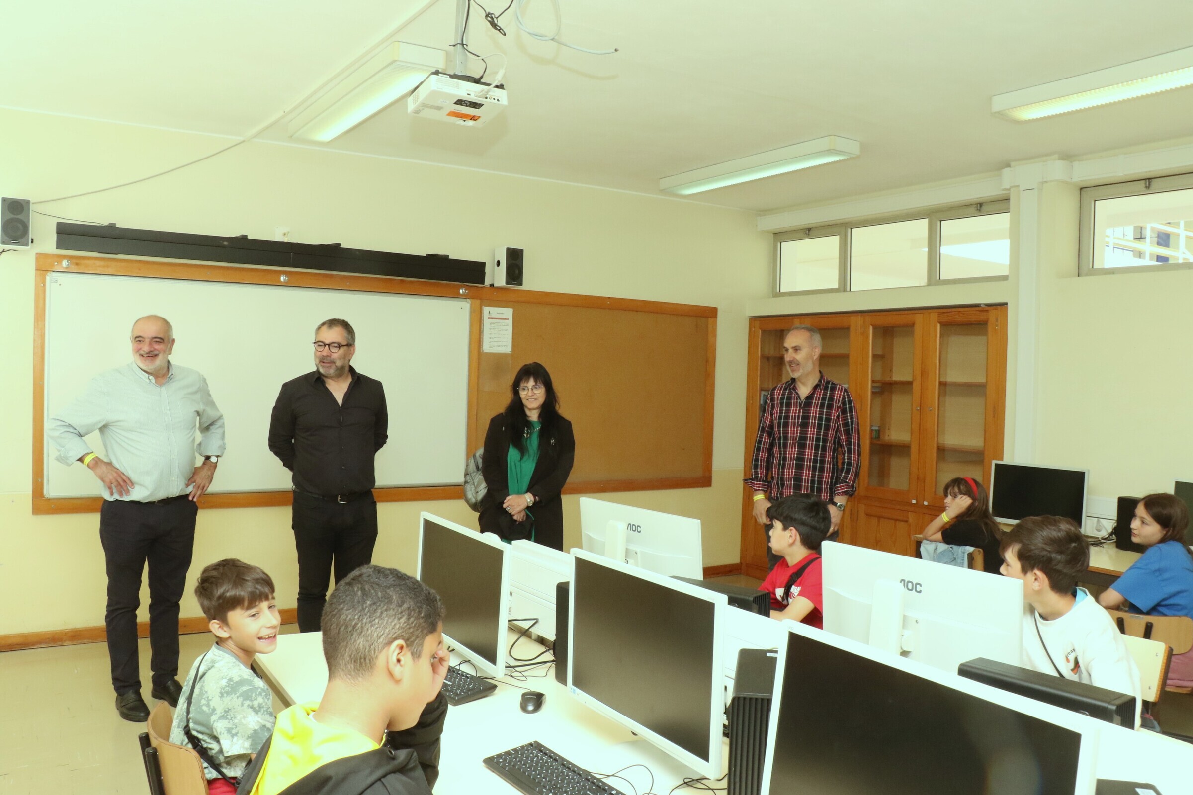 Município investiu na aquisição de 40  novos computadores para as escolas